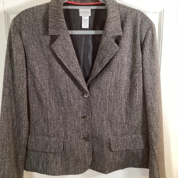 Chico’s Women’s Gray Tweed Three Button Blazer Front Pockets.  Size 2 - Picture 3 of 5